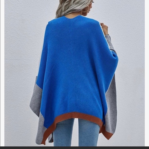 Open Front Color Block Batwing Ruana - Picture 6 of 9